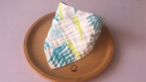 Eight-layer gauze triangle towel for newborn